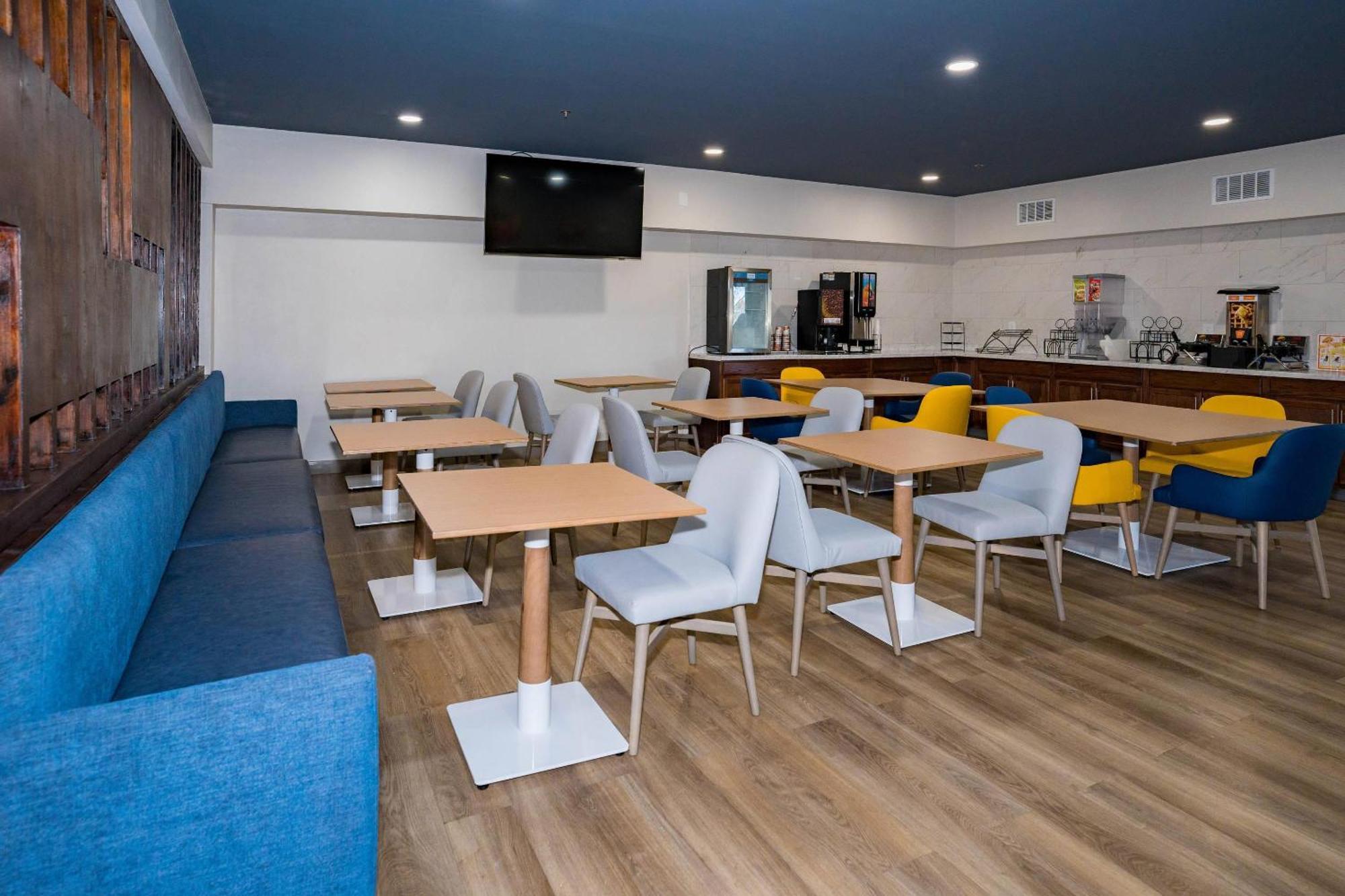 Comfort Inn & Suites River City Decatur Exteriör bild