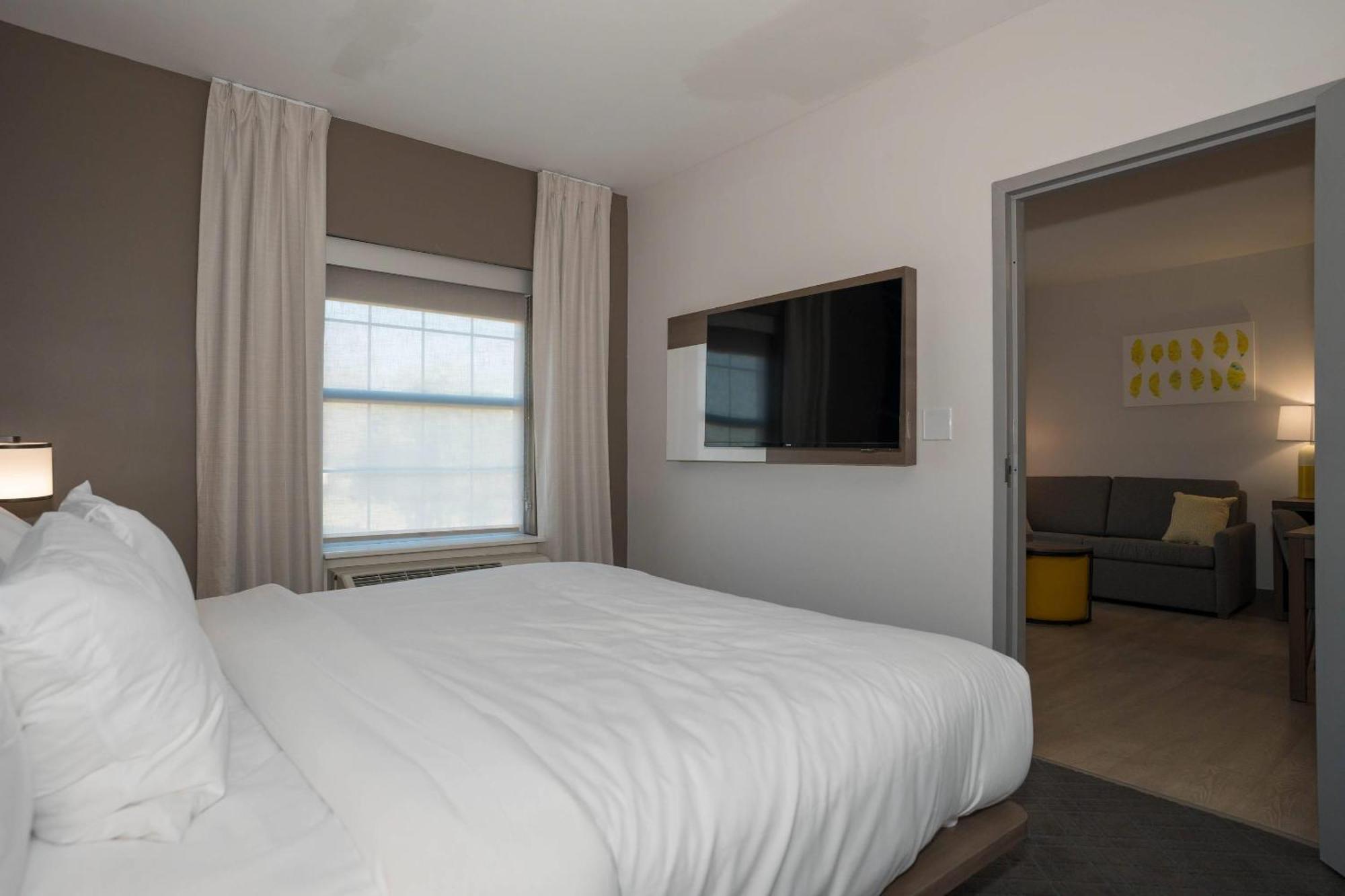 Comfort Inn & Suites River City Decatur Exteriör bild