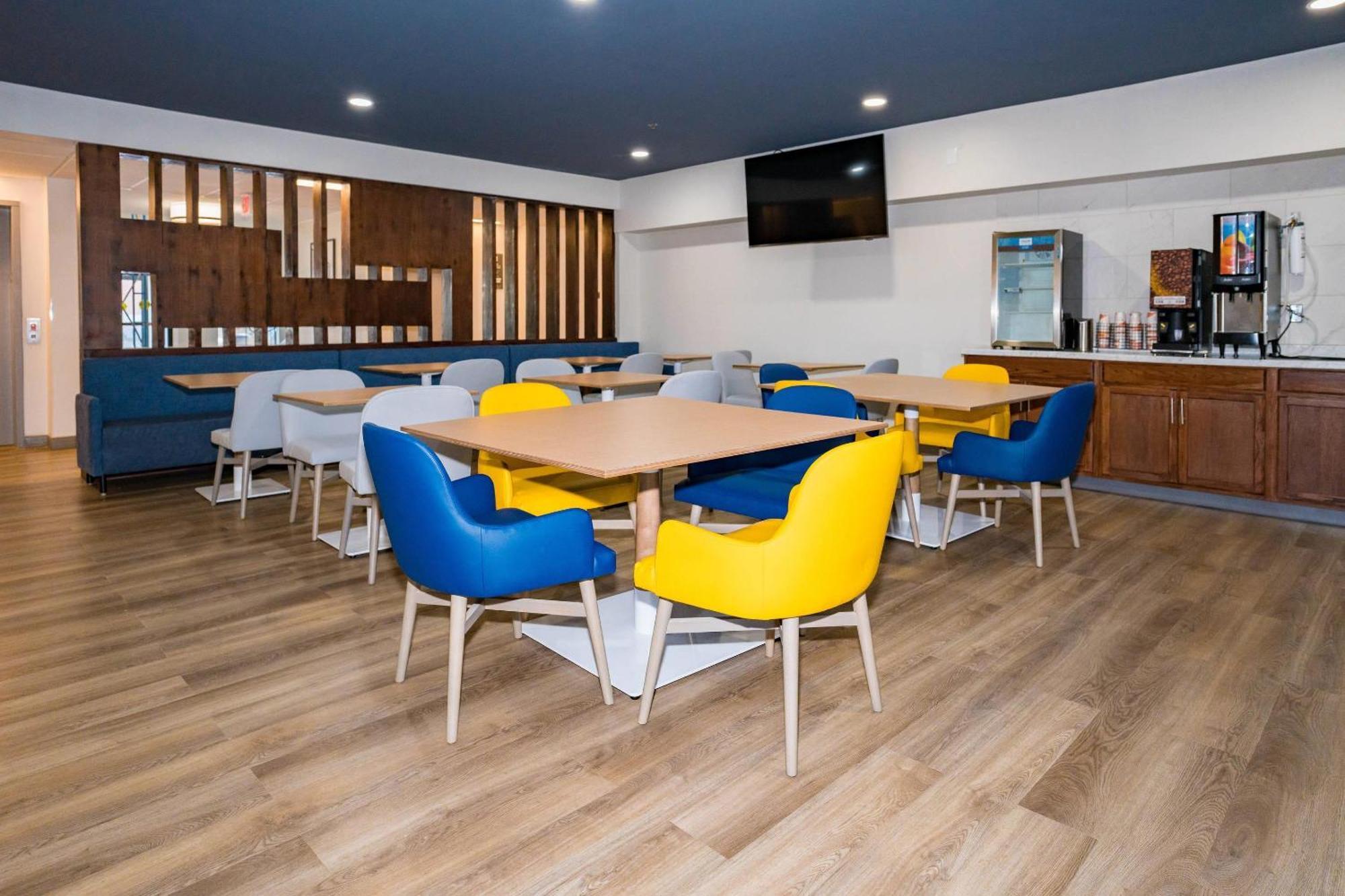 Comfort Inn & Suites River City Decatur Exteriör bild