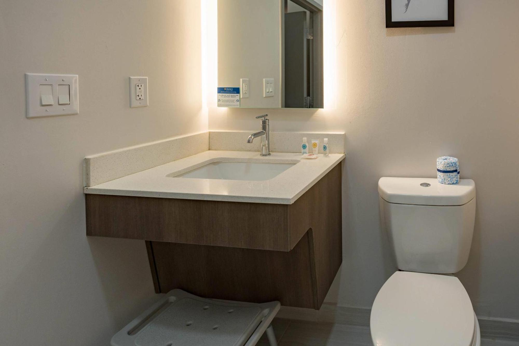 Comfort Inn & Suites River City Decatur Exteriör bild